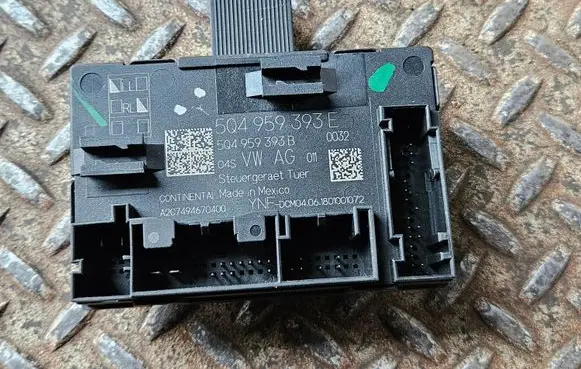 Volkswagen Tiguan Allspace Door control unit/module 5Q4959393E 5Q959393B