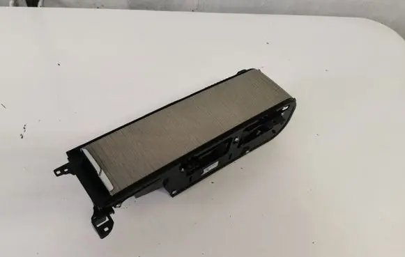 Cup holder front