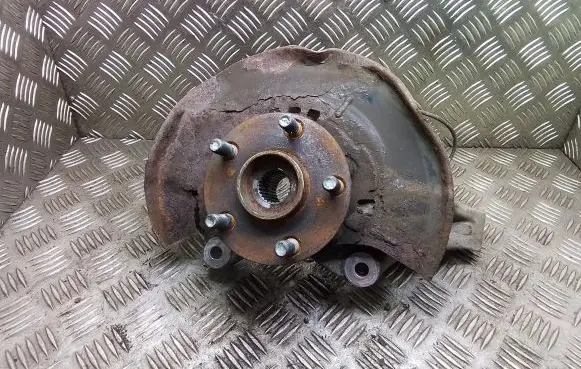 Toyota Prius (XW30) Front wheel hub