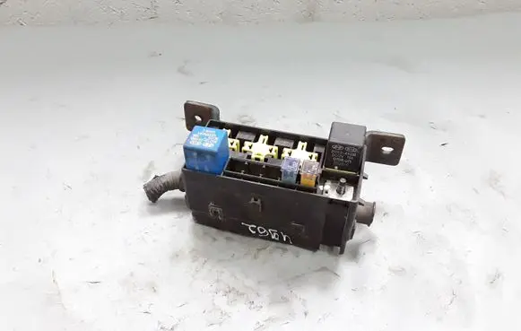 KIA Sorento Fuse module 0K53A67BX1
