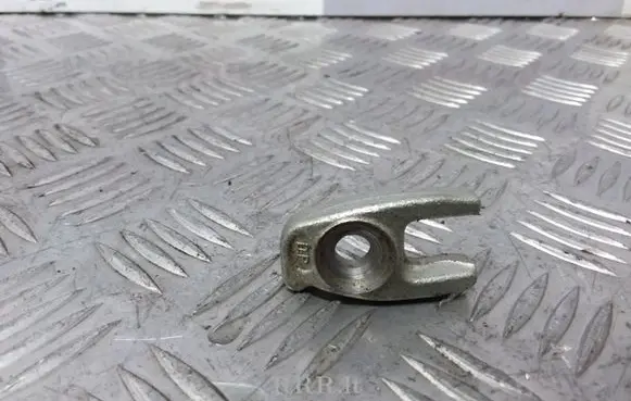 Nissan Qashqai Fuel Injector clamp holder