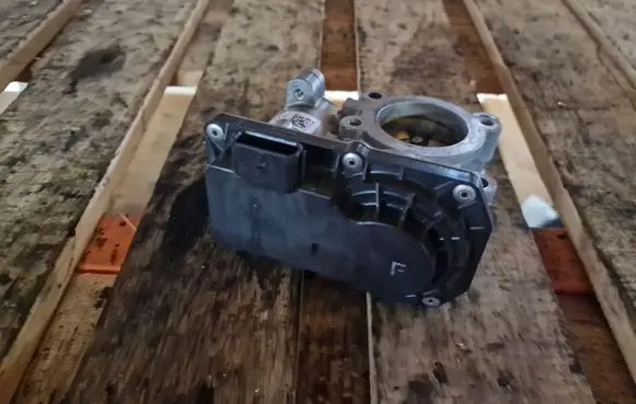 Nissan Qashqai Throttle valve 161206038R