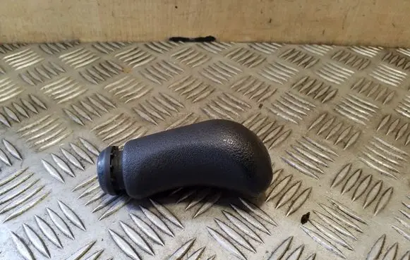 Dacia Sandero Gear lever shifter trim leather/knob