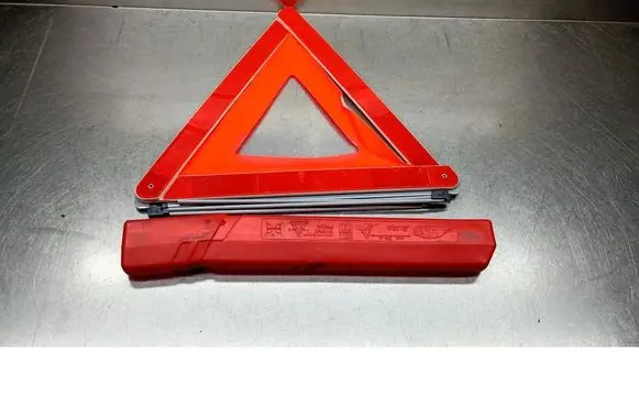 Ford Mondeo Mk III Emergency warning sign 27R030012