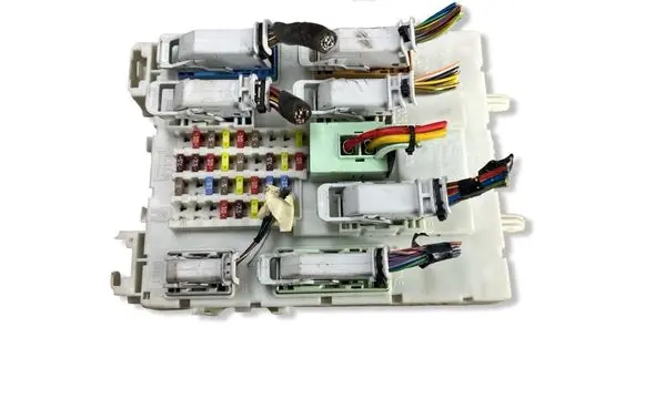 Ford Focus Comfort/convenience module DV6T14A073DK
