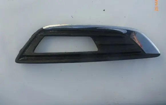 Ford Focus Front bumper lower grill