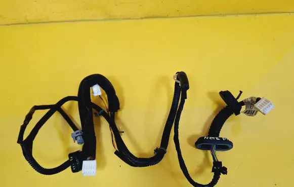 Nissan Note (E11) Rear door wiring loom 241269U000