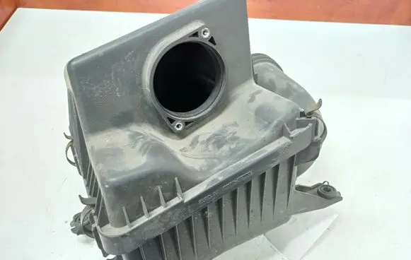 KIA Sorento Air filter box 281103E700