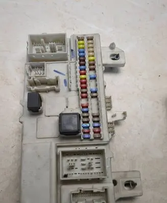 Volvo V50 Fuse module 30765015 03741799 519096606