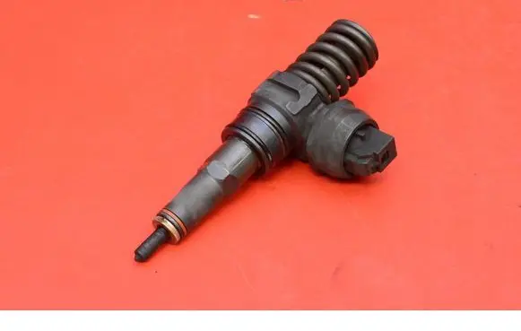 Volkswagen Golf IV Fuel injector 0414720215