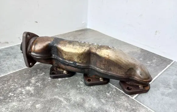 Audi A6 S6 C6 4F Exhaust manifold 059250033L