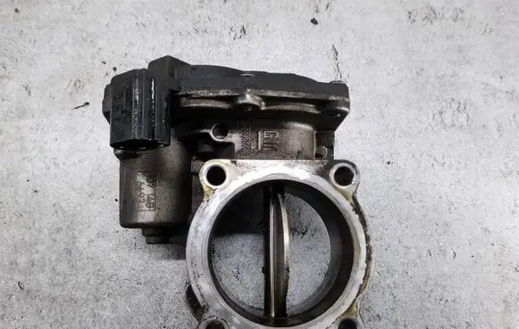 Opel Astra J Throttle body valve 55567728
