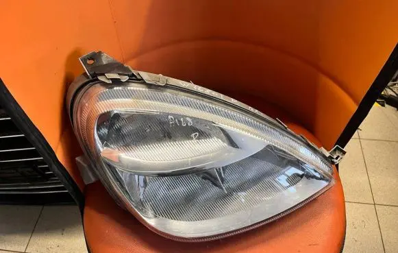 Mercedes-Benz A W168 Headlight/headlamp A1688202061 0301192602