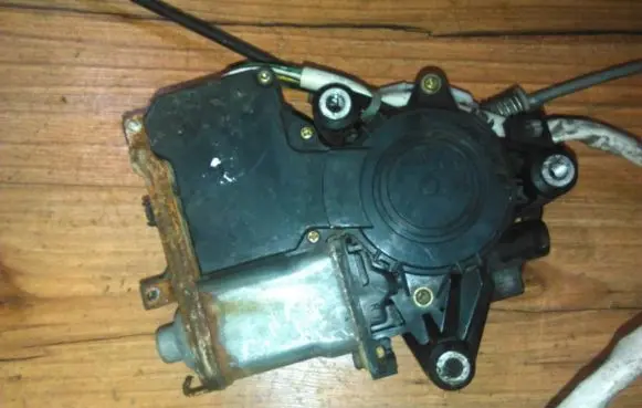 Mitsubishi Galant Rear door window regulator motor mr215442 0620200063