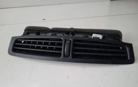 Ford C-MAX II Dash center air vent grill AM51R01815