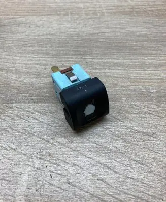 Opel Omega B1 Seat heating switch 90565718