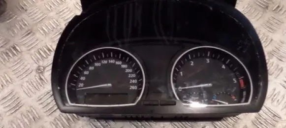 BMW X3 E83 Speedometer (instrument cluster)