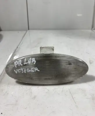 Chrysler Voyager Front door interior light 04685676AA