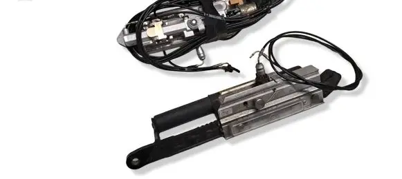 Mercedes-Benz SL R230 Convertible roof main ram cylinder A2308600135