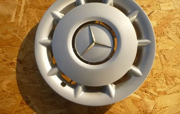 Mercedes-Benz C W202 R15 wheel hub/cap/trim 2024010224