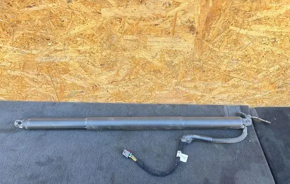 Volkswagen Tiguan Tailgate strut 5NA827851A D0623446