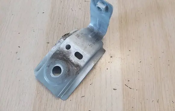 Seat Leon IV Fender mounting bracket 5FA821141
