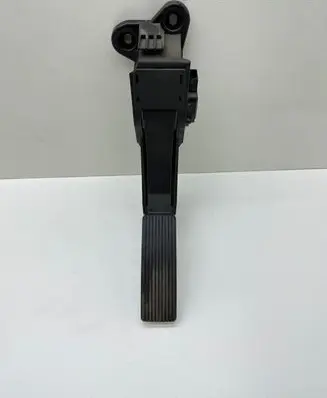 Mercedes-Benz ML W164 Accelerator throttle pedal A1643000004
