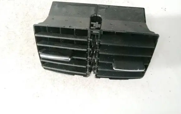 Mercedes-Benz ML W164 Dash center air vent grill a1648300454