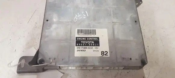 Toyota Avensis T250 Engine control unit/module 8966105821 1758008332