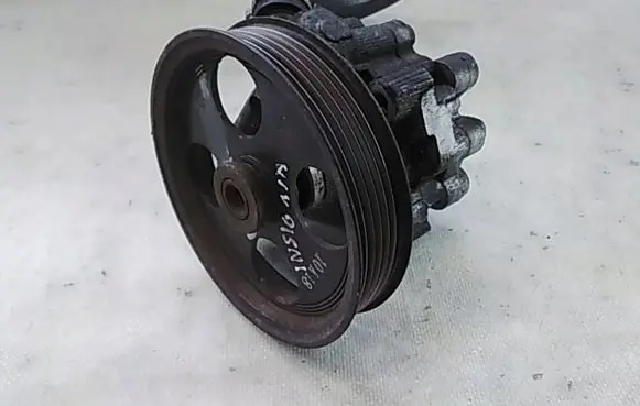 Opel Insignia A Power steering pump