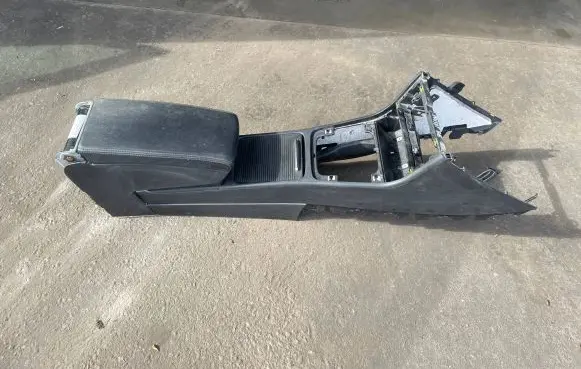 Volkswagen PASSAT B6 Center console 3C1863241