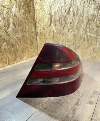 Mercedes-Benz S W220 Rear/tail lights a2208200264