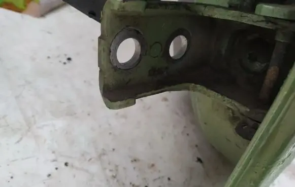 Citroen C3 Rear door lower hinge