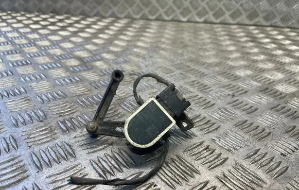 BMW 5 F10 F11 Rear air suspension level height sensor 6861351