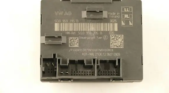 Audi A3 S3 8V Door control unit/module 5Q0959395B