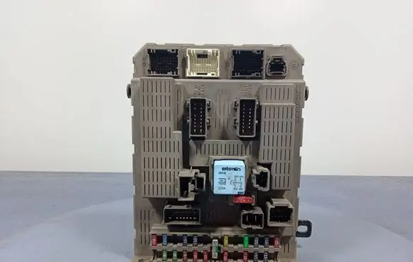 Citroen C5 Fuse box set 9648235680