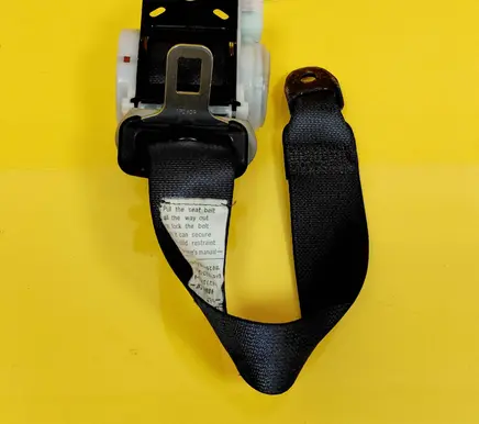 Rear seatbelt