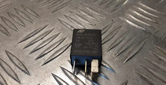 Volkswagen Touareg I Other relay 7M0951253C