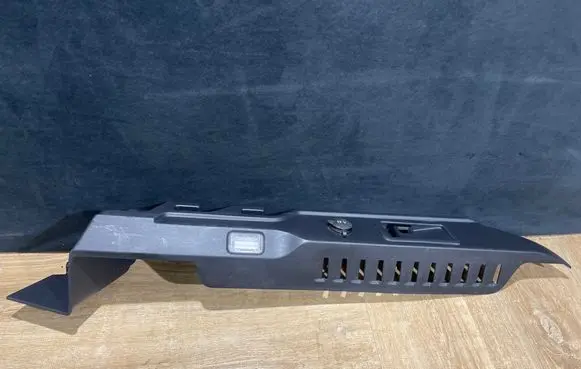 Jaguar F-Pace (D)pillar trim (top) HK8331012AC
