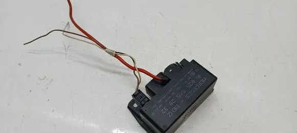 Mercedes-Benz C W203 Glow plug pre-heat relay 0255452832
