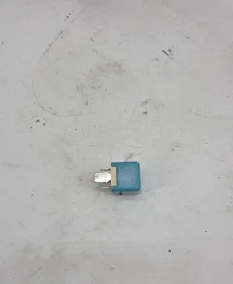 Toyota Avensis T250 Other relay 9008087031 AH1567002910