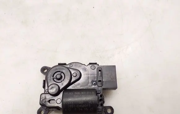 Volkswagen Tiguan Air flap motor/actuator 5WA907511B