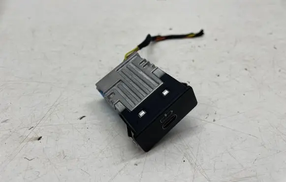 USB socket connector