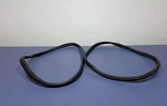 BMW X5M E70 Front door rubber seal 7234931