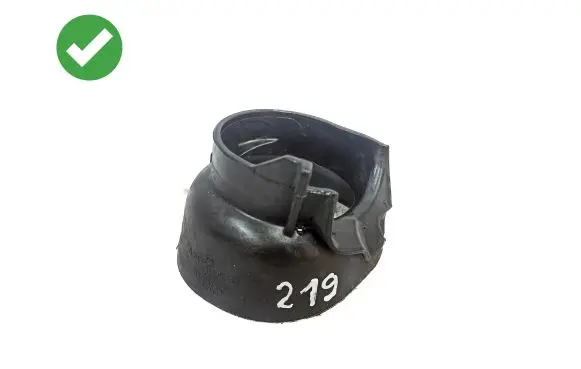 Mercedes-Benz CLS C219 Oil filler cap A6420180180 0211946A