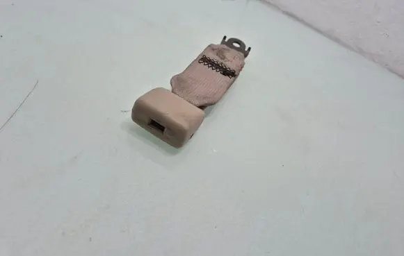 Nissan Murano Z50 Rear seatbelt buckle 