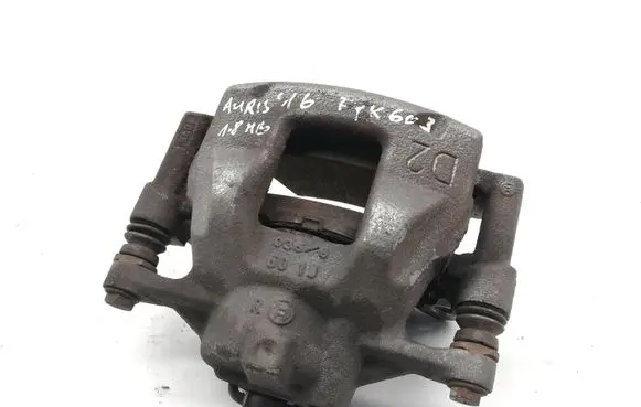 Toyota Auris E180 Front brake caliper