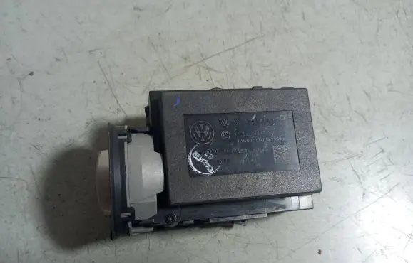 Volkswagen PASSAT B6 Ignition lock 3C0905843Q