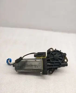 Mercedes-Benz C W203 Seat adjustment motor 820418984