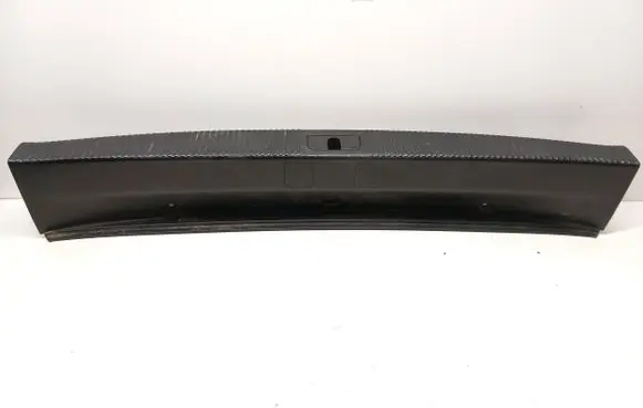 Trunk/boot sill cover protection